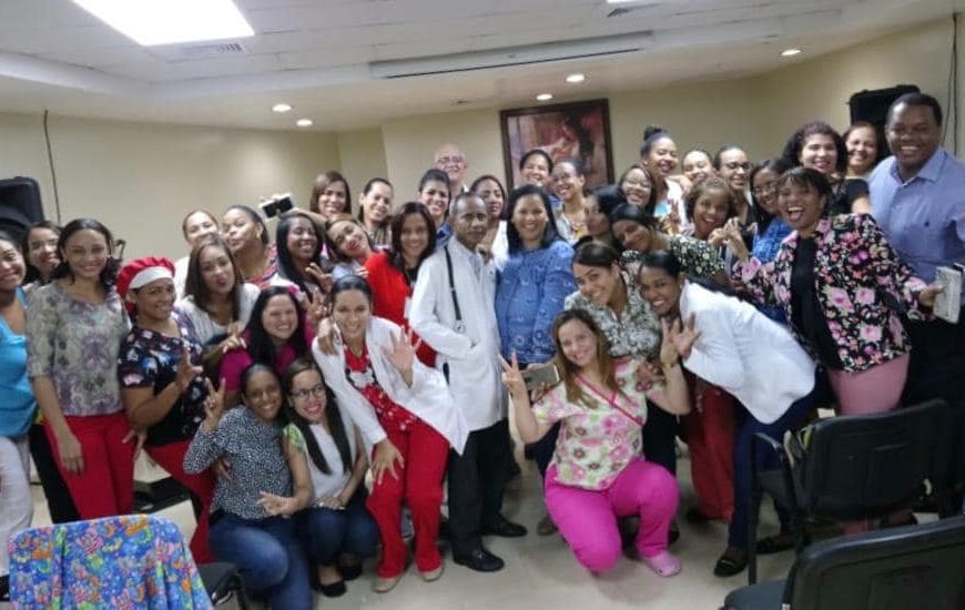 SNS realiza taller sobre manejo de “Vasopresores en el neonato crítico” en el Hospital Materno Infantil San Lorenzo de Los Mina