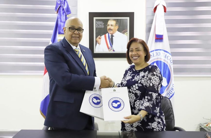 Consejo Nacional de Drogas y el Hospital Materno Infantil San Lorenzo de Los Mina suscriben acuerdo;adolescentes embarazadas recibirán programa de prevención de drogas