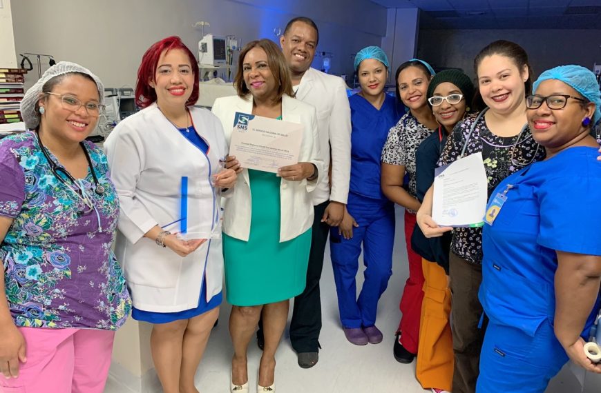 SNS reconoce al Hospital Materno Infantil San Lorenzo de Los Mina por disminución de los indicadores de Mortalidad Neonatal en el año 2019