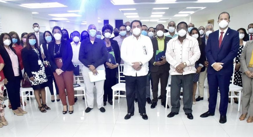 Maternidad de Los Mina participa en capacitación sobre procesos de gestión de red