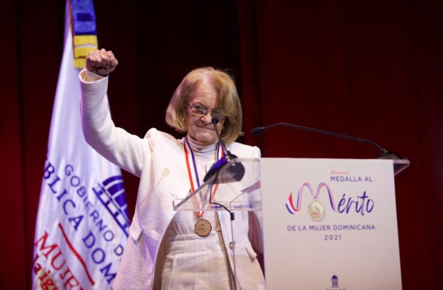 Entregan Medalla al Mérito a la enfermera Edith Ramírez Ferreira