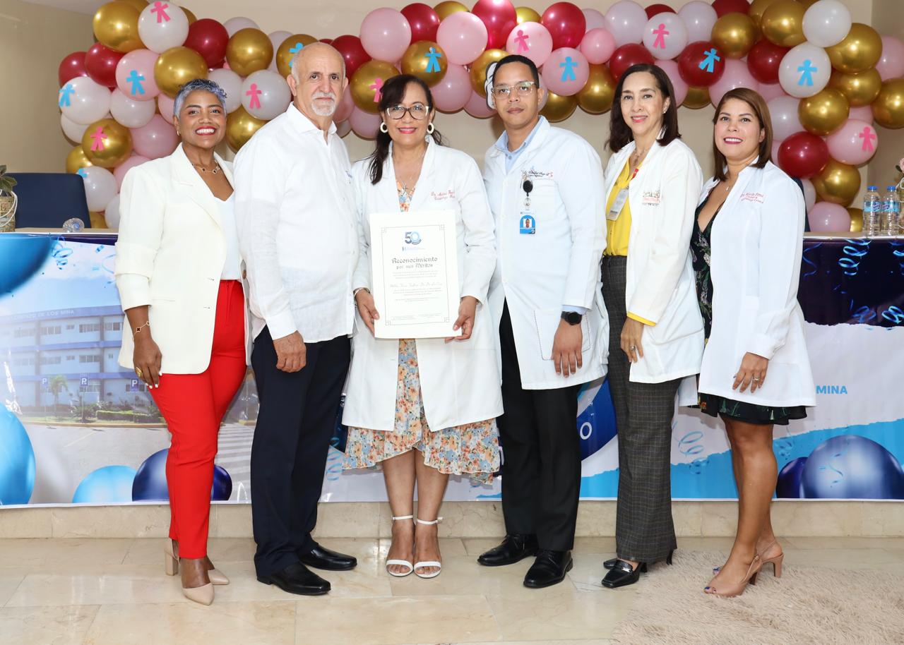 Read more about the article Pediatras ofrecen charla conmemorativa en torno a los 50 años del Hospital Materno Infantil San Lorenzo de Los Mina