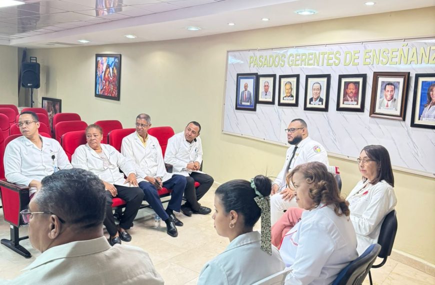 Hospital Materno Infantil San Lorenzo de Los Mina activa Comité de Emergencias y Desastres ante posible paso de huracán Beryl por el país