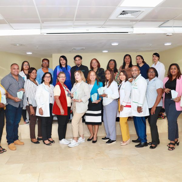 Hospital Materno Infantil San Lorenzo de Los Mina conmemora el Día Nacional del Psicólogo con emotivo acto de reconocimientos