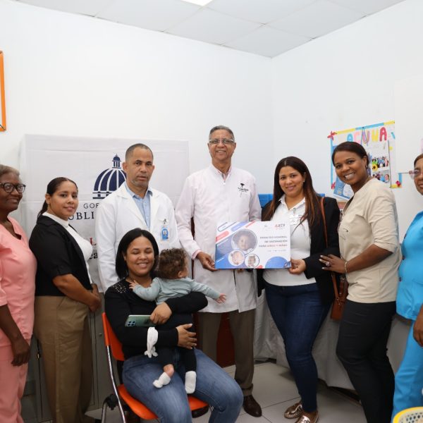 Hospital Materno Infantil San Lorenzo de Los Mina invita a vacunar a los niños con la nueva vacuna hexavalente acelular